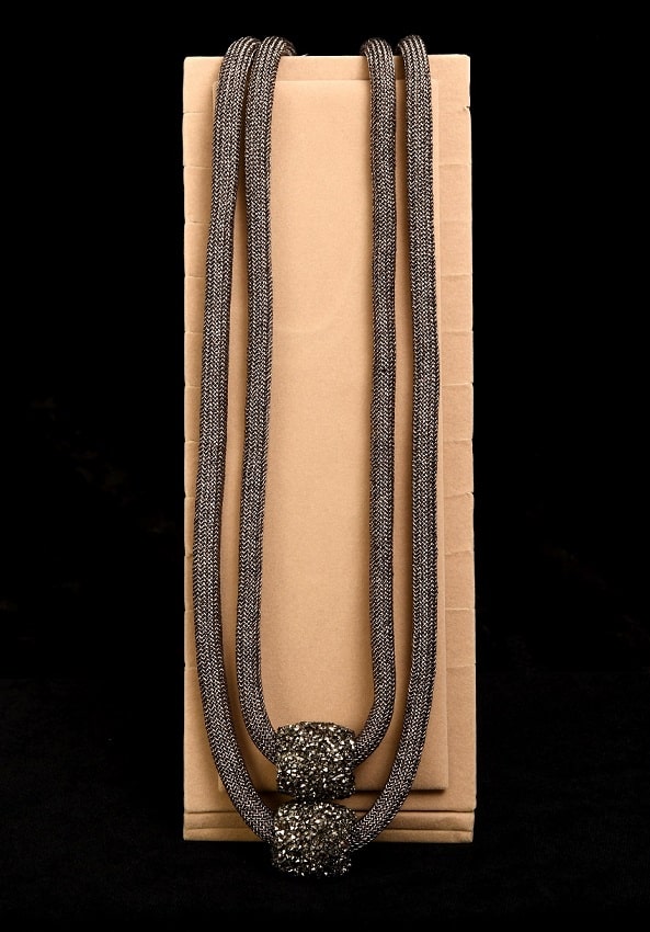 Collar largo con brillantes