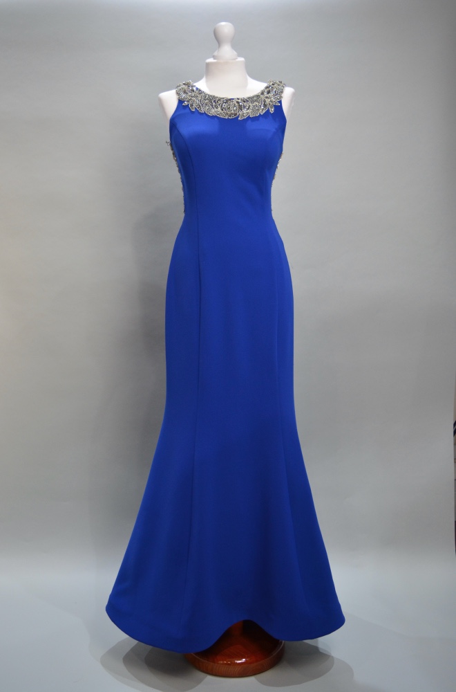 Alquiler vestido largo pedrería azul eléctrico