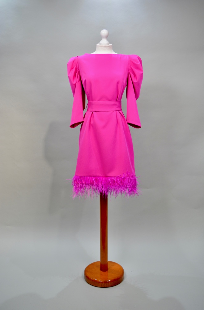 Alquiler vestido corto rosa fucsia