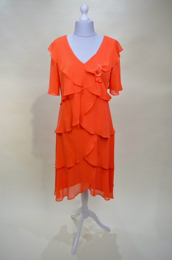 Alquiler vestido naranja corto