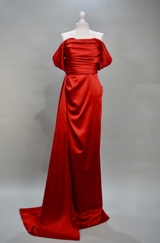 Alquiler vestido rojo satén