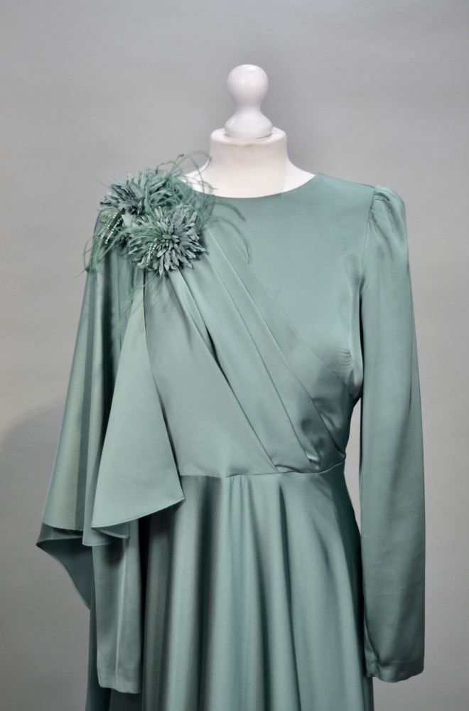 Alquilo vestido verde metalizado