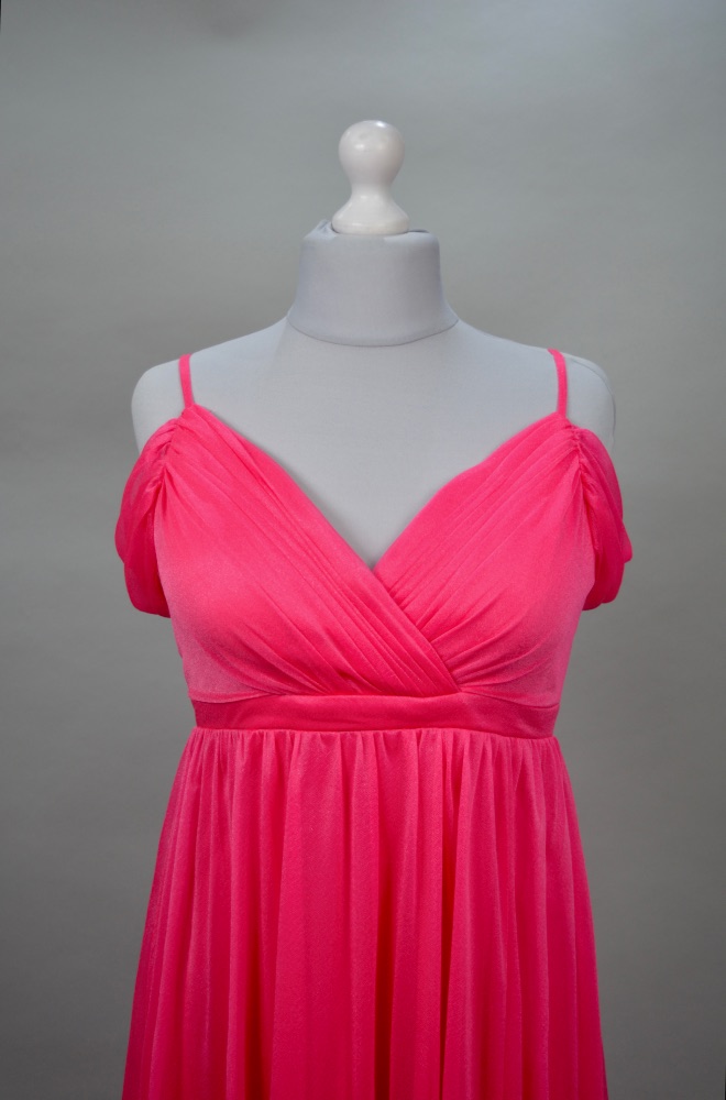 Alquiler vestido rosa fucsia largo