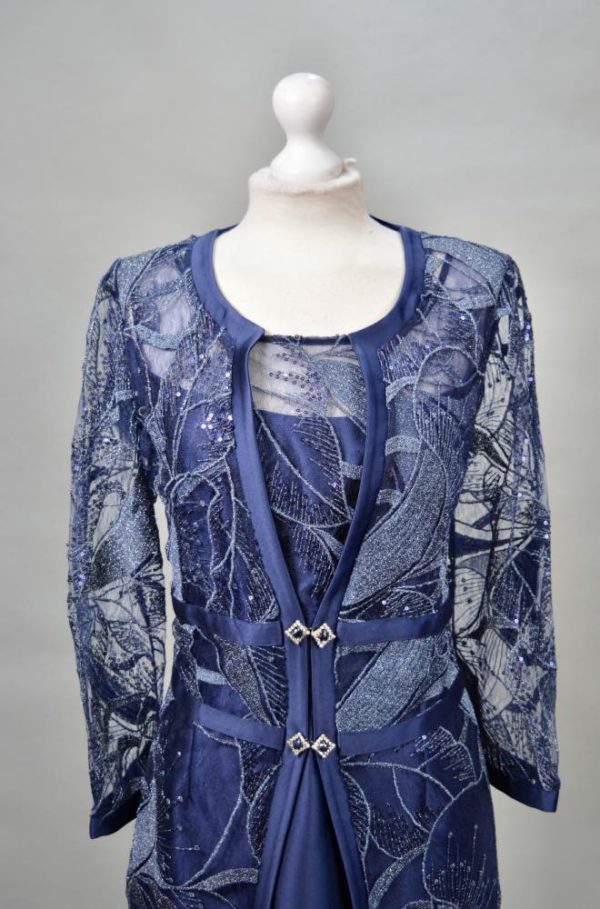 Alquiler vestido azul con chaqueta transparente