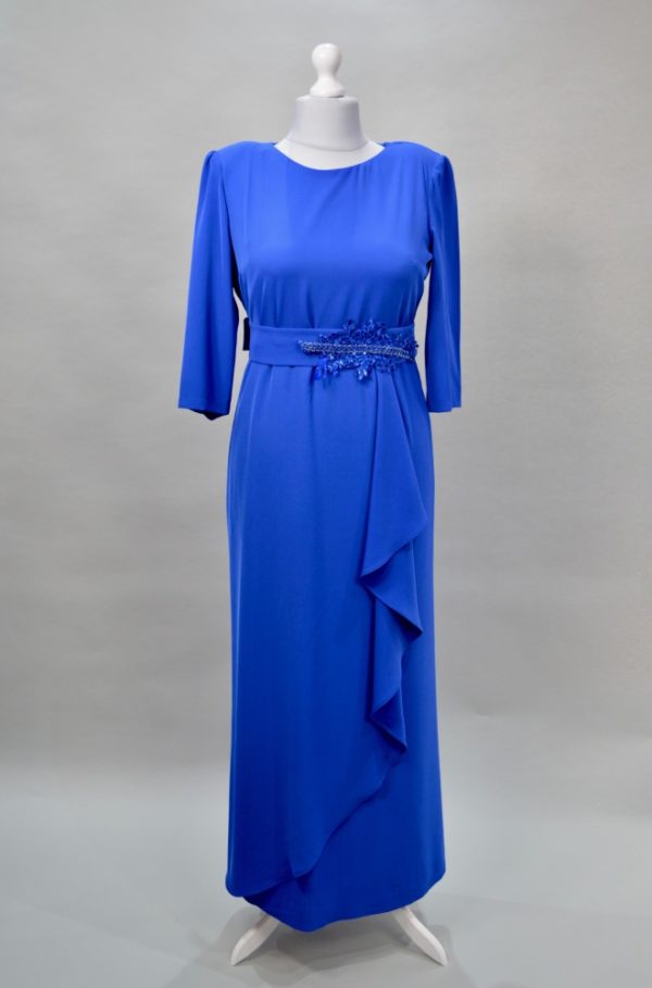 Alquilar vestido azul con broche brillante