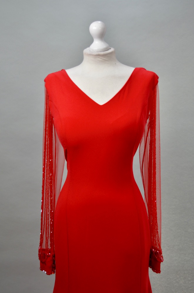 El vestido rojo viral de Zara con más glamour para ser la invitada mejor  vestida  Mujer Hoy