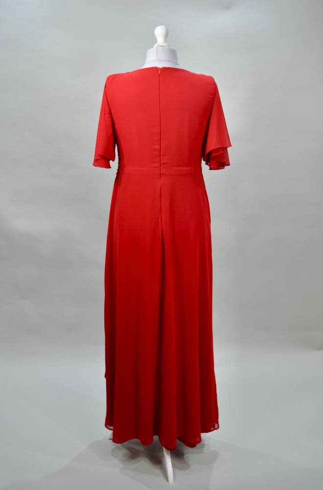 Alquiler vestido rojo largo fruncido