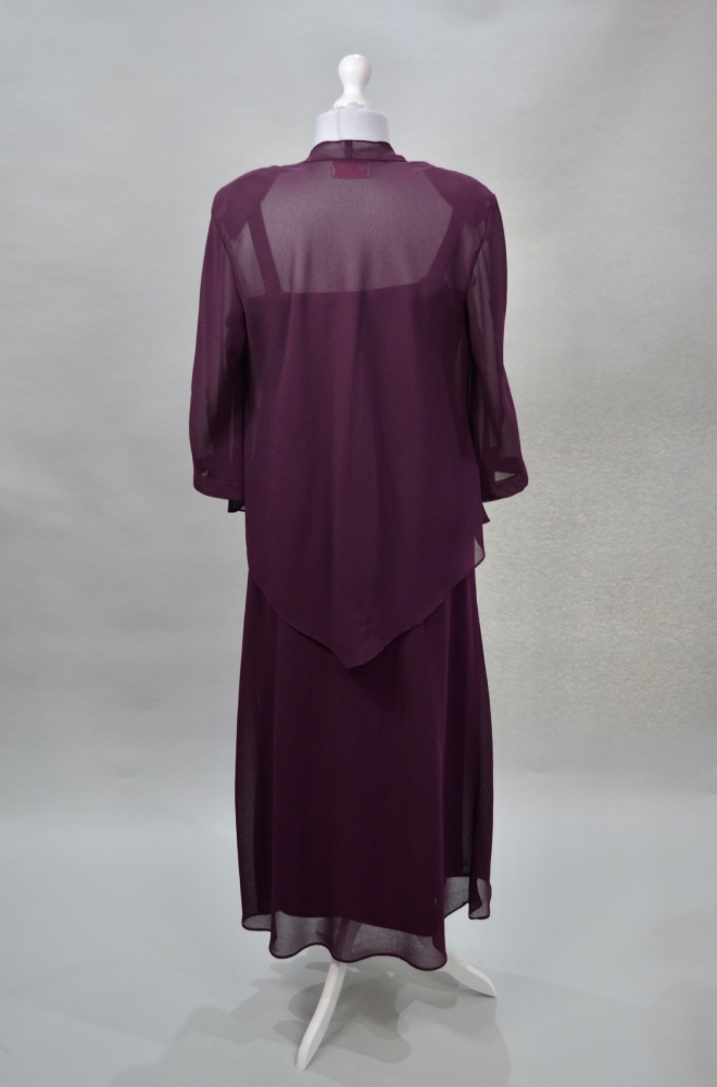 Alquiler vestido púrpura con brillos y chaqueta