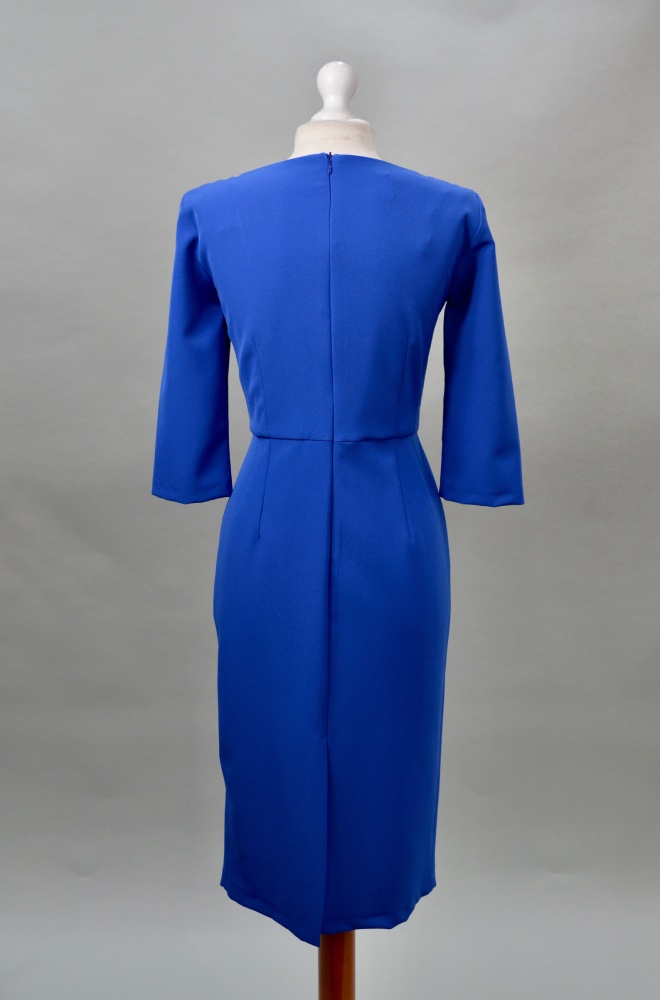 Alquilo vestido corto azul eléctrico con plumas